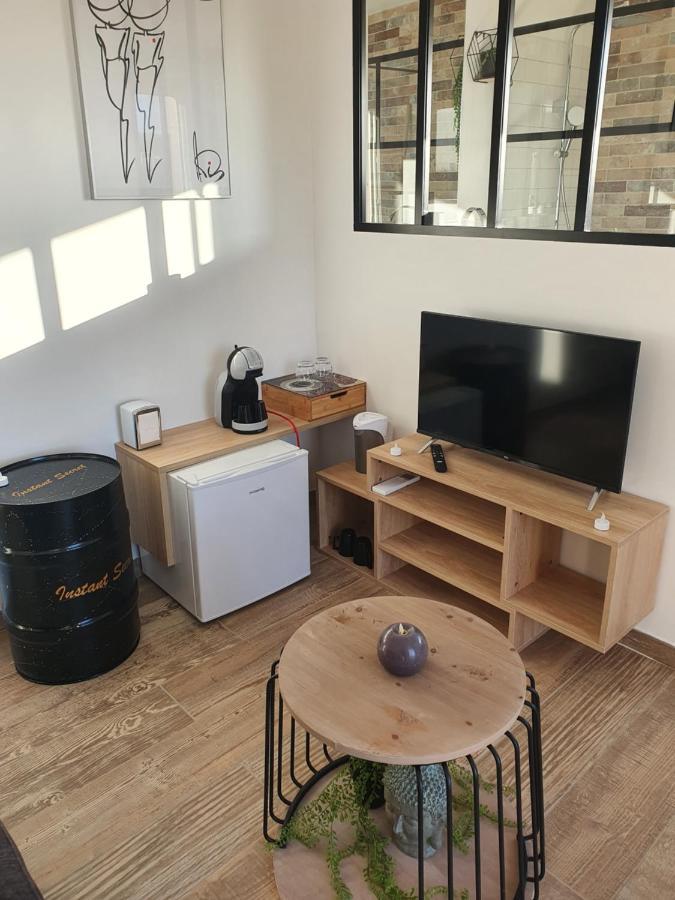 Instant Secret Bed & Breakfast Pourrieres Bagian luar foto
