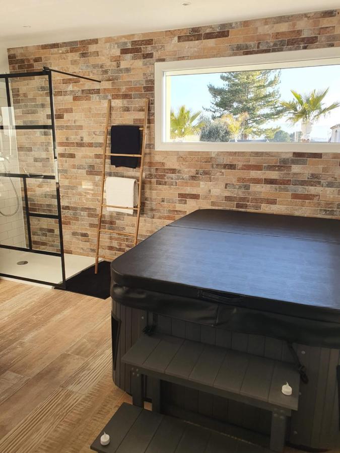 Instant Secret Bed & Breakfast Pourrieres Bagian luar foto